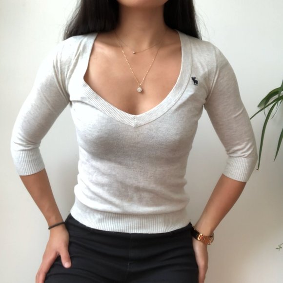 Abercrombie V-neck Sweater - Picture 2 of 7